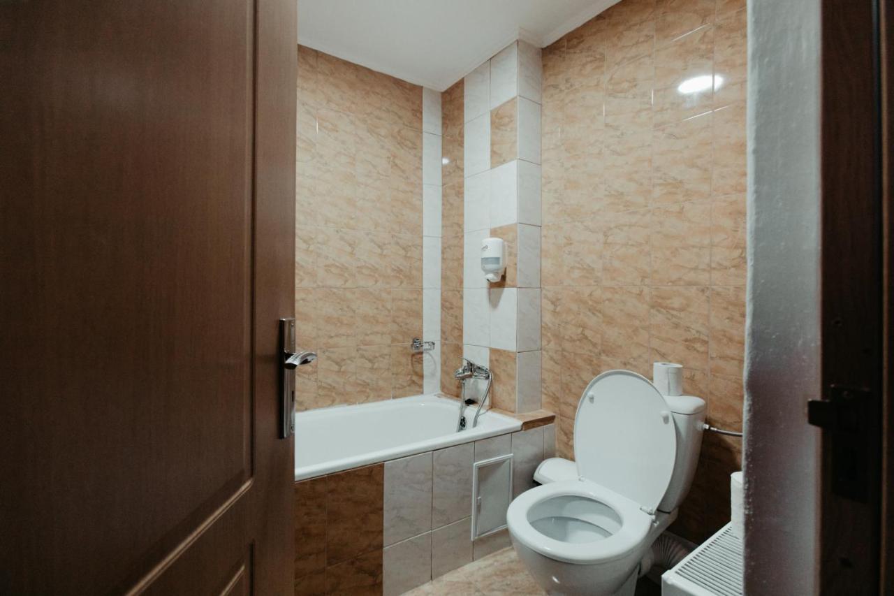 Отель Casa Preturii Tirgu Lapus Экстерьер фото