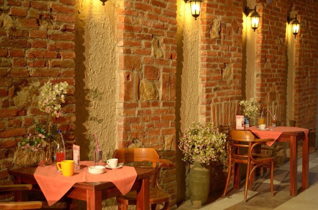 Отель Casa Preturii Tirgu Lapus Экстерьер фото