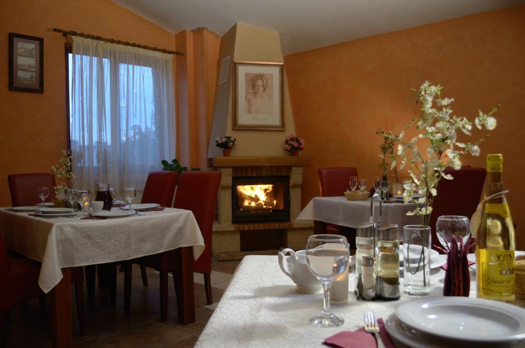 Отель Casa Preturii Tirgu Lapus Экстерьер фото
