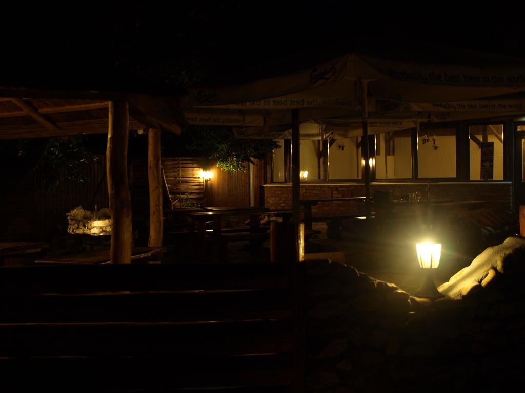 Отель Casa Preturii Tirgu Lapus Экстерьер фото