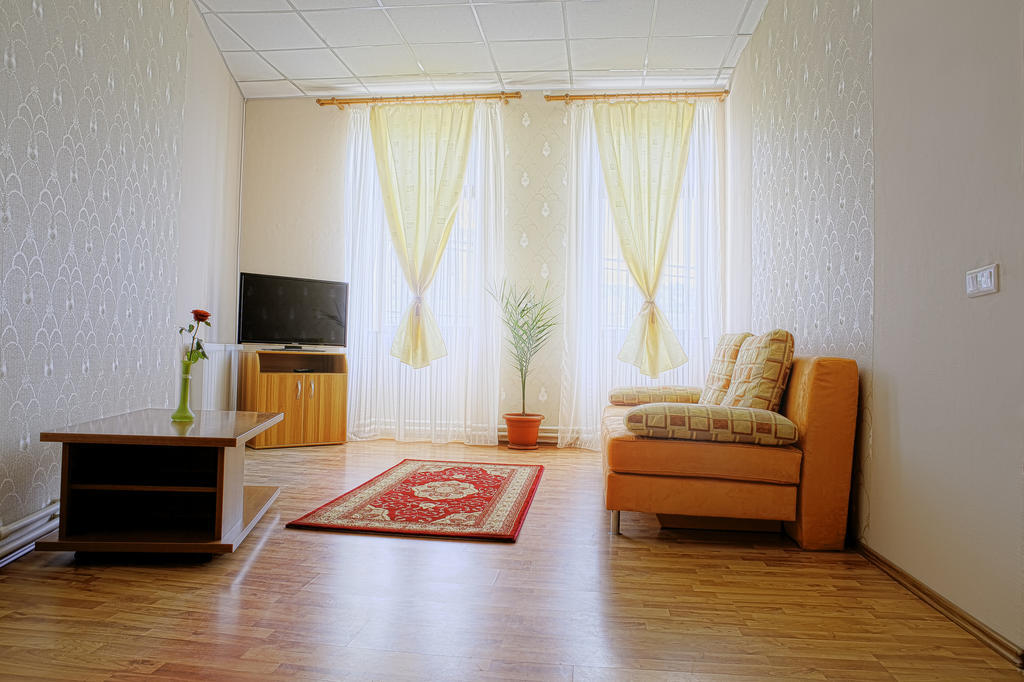 Отель Casa Preturii Tirgu Lapus Номер фото