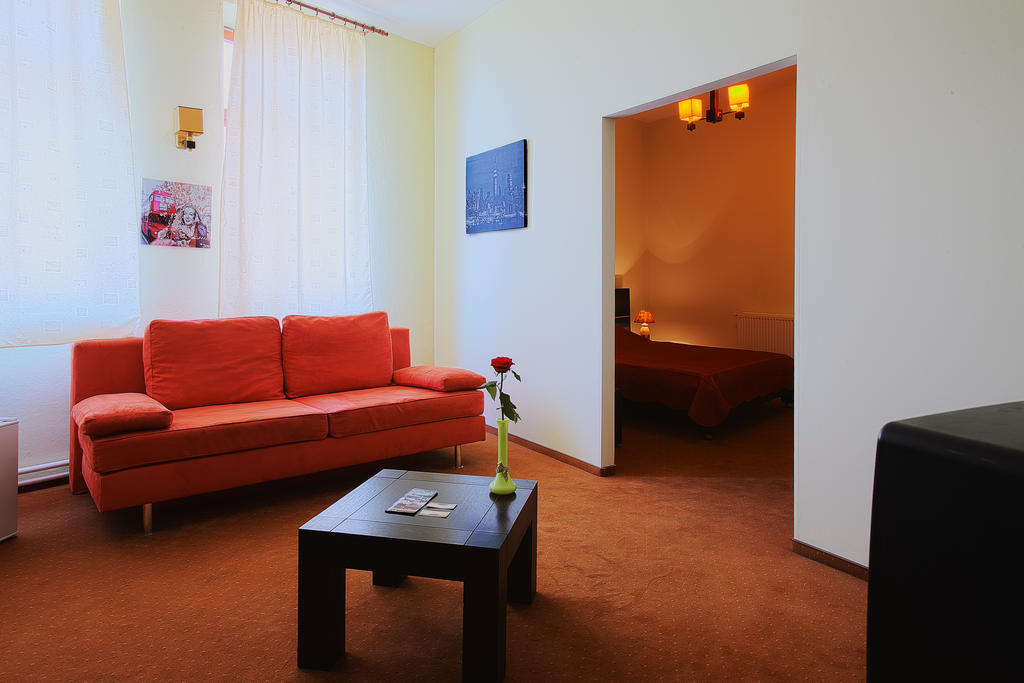 Отель Casa Preturii Tirgu Lapus Номер фото